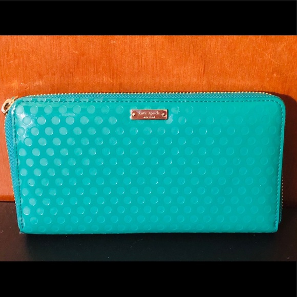 kate spade Handbags - 🌺(SOLD) Beautiful Kate Spade Wallet🌺